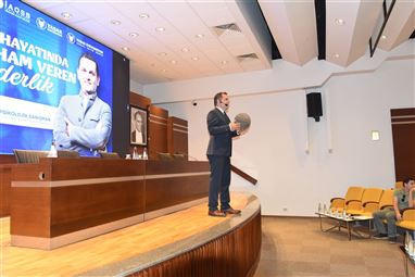 İş Hayatında İlham Veren Lider Semineri Gerçekleştirildi