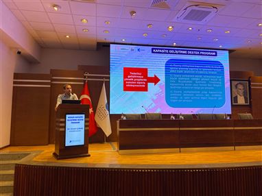 İAOSB’DE KOBİ’LERE YÖNELİK KOSGEB DESTEK PROGRAMI ANLATILDI